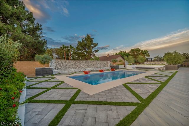 7780 Hickam Avenue, Las Vegas, NV 89129