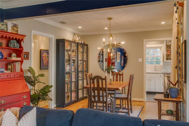 2442 Sunset Avenue, Dallas, TX 75211