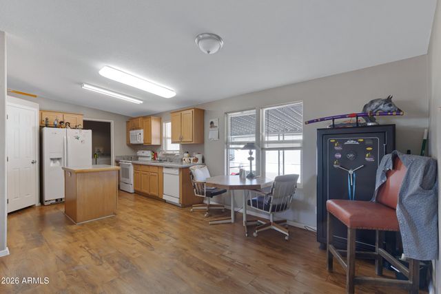 2200 N DELAWARE Drive OFC, Apache Junction, AZ 85120