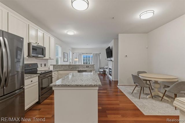 3270 Johanna Ware, Wixom, MI 48393