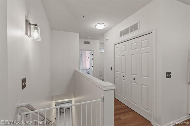 3270 Johanna Ware, Wixom, MI 48393