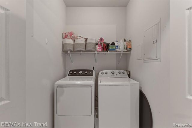 3270 Johanna Ware, Wixom, MI 48393