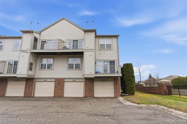 3270 Johanna Ware, Wixom, MI 48393