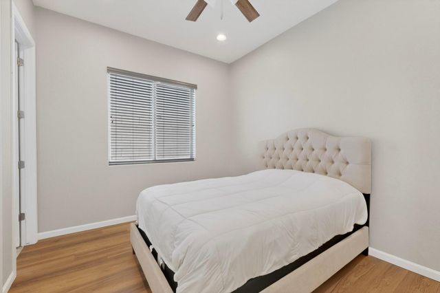 12200 Bear Valley Lane NW, Albuquerque, NM 87120