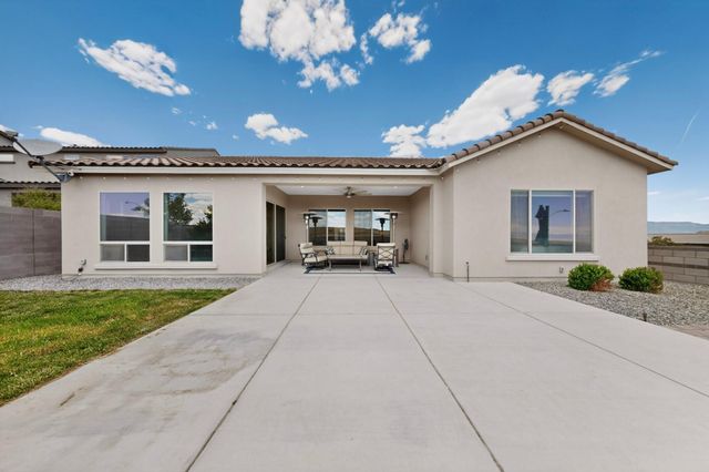 12200 Bear Valley Lane NW, Albuquerque, NM 87120