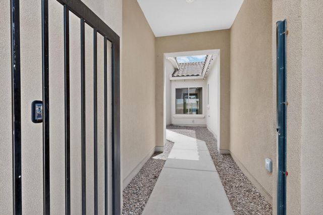 12200 Bear Valley Lane NW, Albuquerque, NM 87120