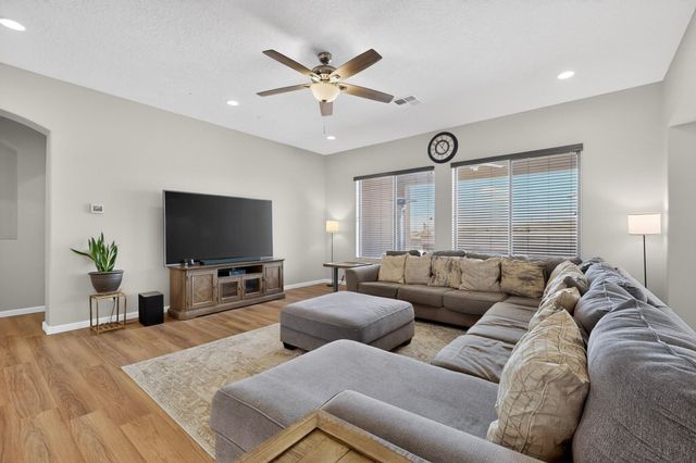 12200 Bear Valley Lane NW, Albuquerque, NM 87120