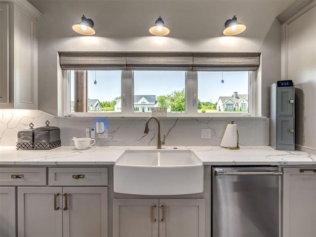 3186 Red Ridge Drive, Blanchard, OK 73010