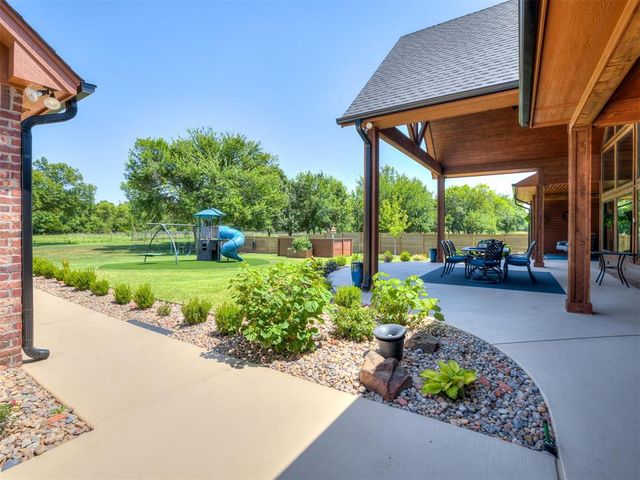 3186 Red Ridge Drive, Blanchard, OK 73010