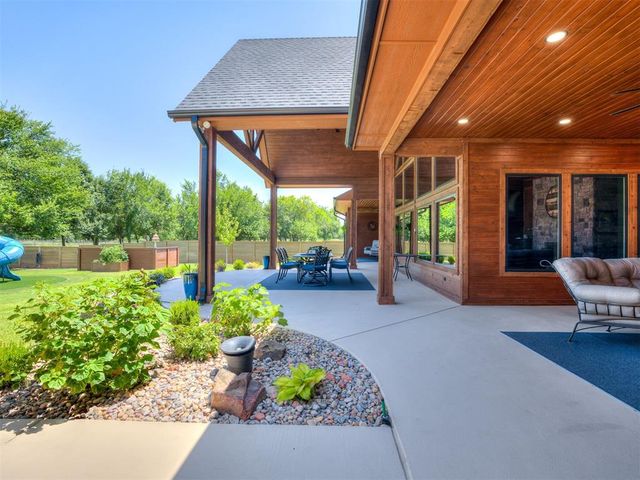 3186 Red Ridge Drive, Blanchard, OK 73010