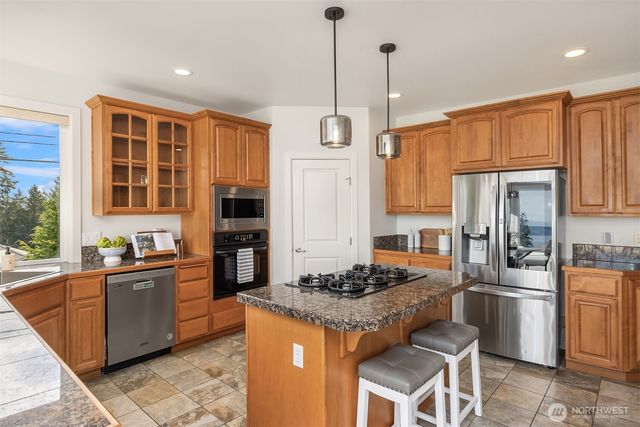 11572 NE Skyward Loop, Kingston, WA 98346