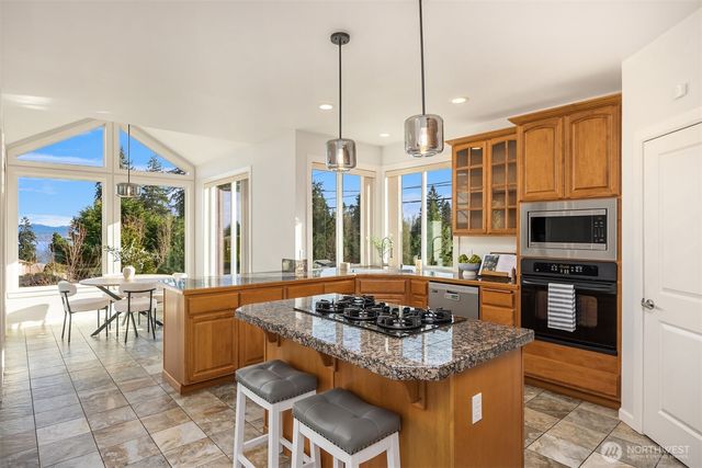 11572 NE Skyward Loop, Kingston, WA 98346