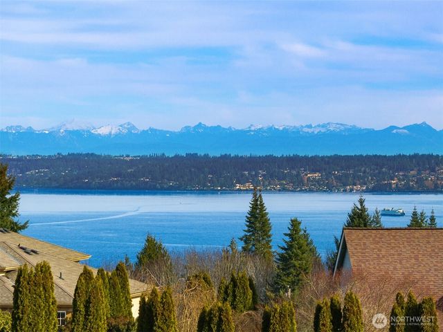 11572 NE Skyward Loop, Kingston, WA 98346