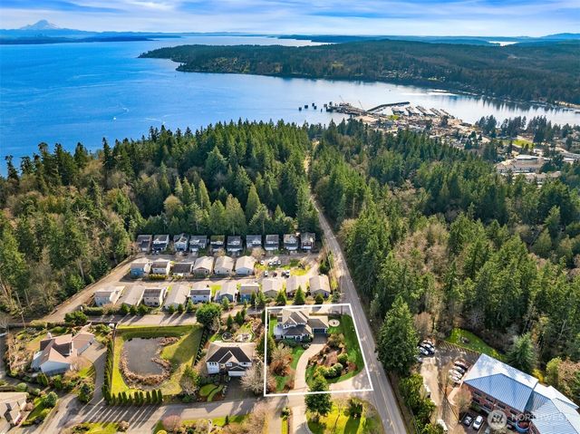 11572 NE Skyward Loop, Kingston, WA 98346