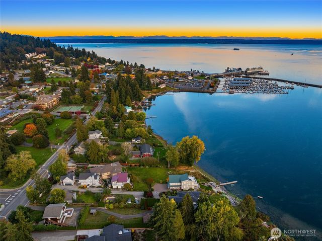 11572 NE Skyward Loop, Kingston, WA 98346