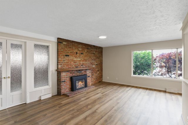 5804 N Maple St, Spokane, WA 99205