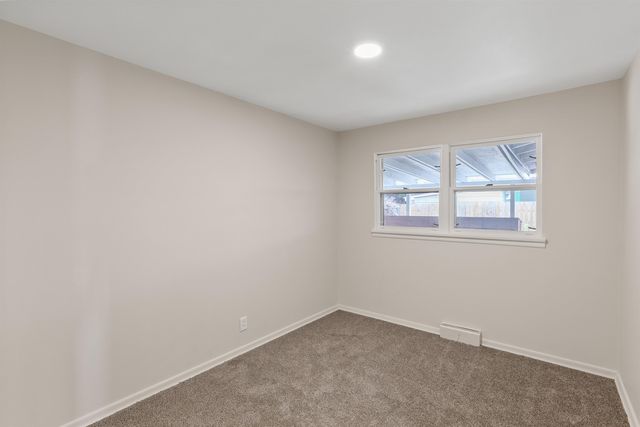 5804 N Maple St, Spokane, WA 99205