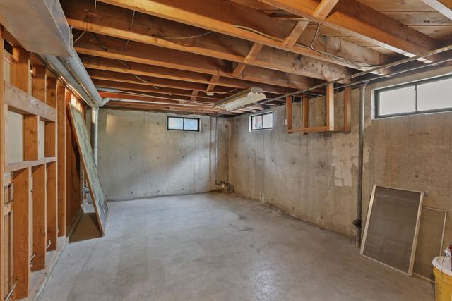 5804 N Maple St, Spokane, WA 99205