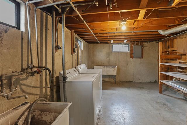 5804 N Maple St, Spokane, WA 99205