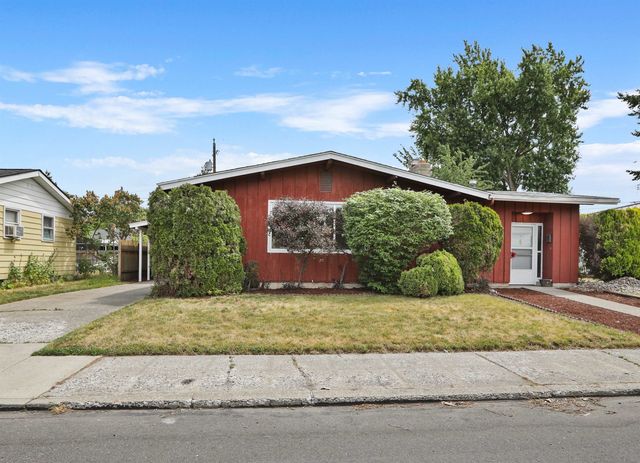 5804 N Maple St, Spokane, WA 99205