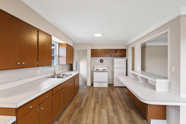 5804 N Maple St, Spokane, WA 99205