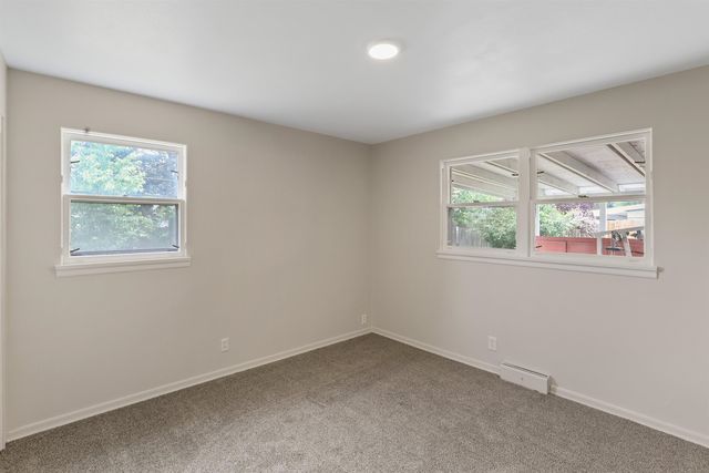 5804 N Maple St, Spokane, WA 99205