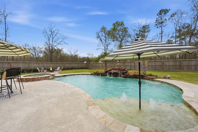 59 County Road 6324a, Dayton, TX 77535