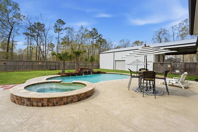 59 County Road 6324a, Dayton, TX 77535