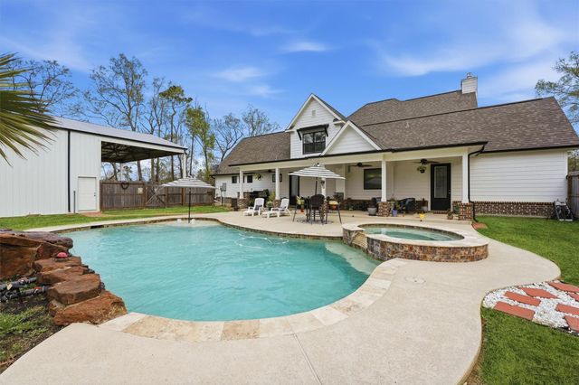 59 County Road 6324a, Dayton, TX 77535