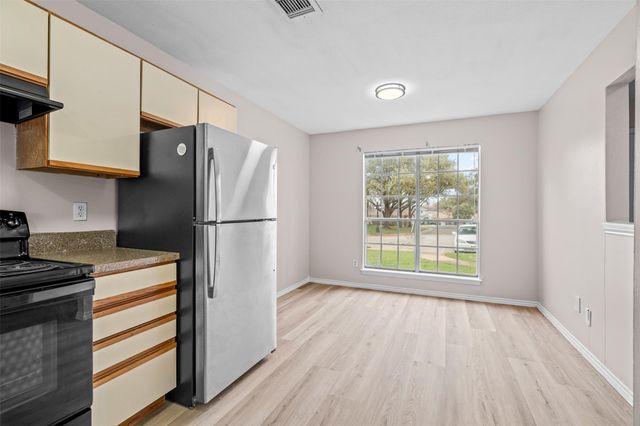 1844 River Crossing CIR D, Austin, TX 78741