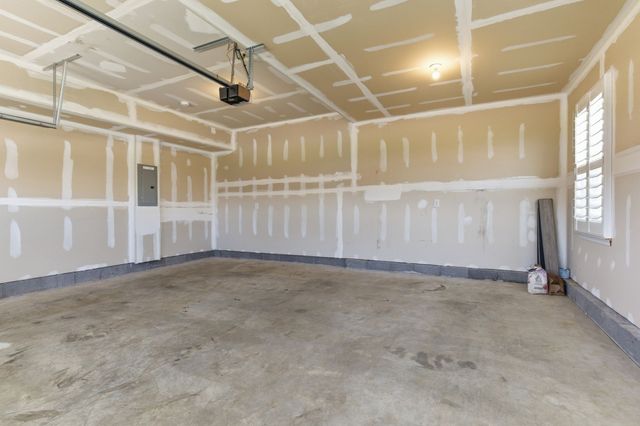 107 Meyrick Dr, Gallatin, TN 37066