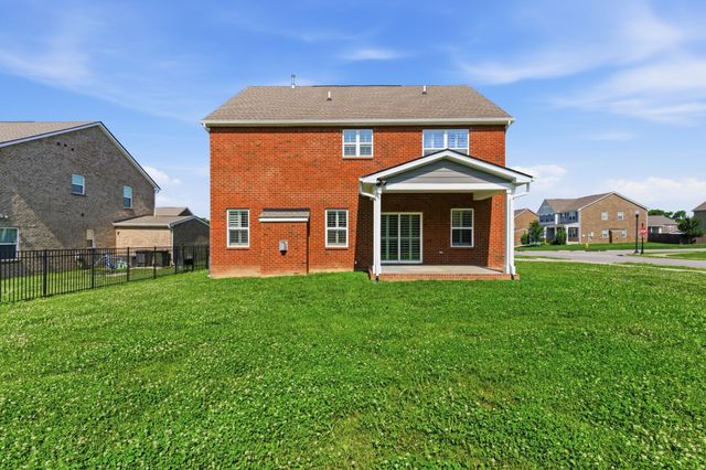 107 Meyrick Dr, Gallatin, TN 37066