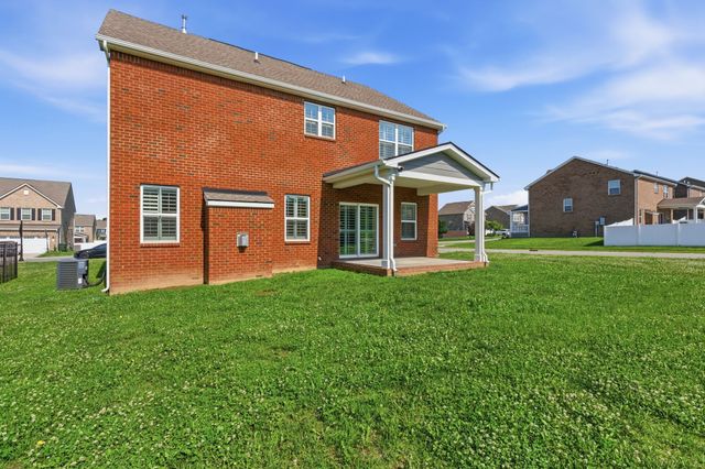 107 Meyrick Dr, Gallatin, TN 37066