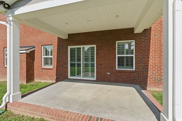 107 Meyrick Dr, Gallatin, TN 37066