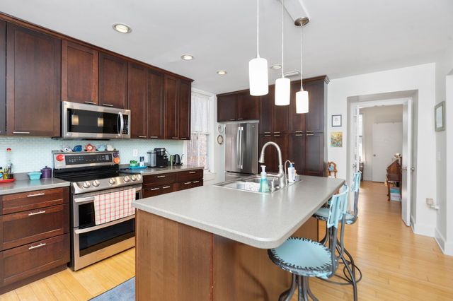 309 W BEVERLEY ST, Staunton, VA 24401