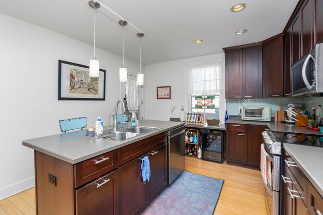 309 W BEVERLEY ST, Staunton, VA 24401