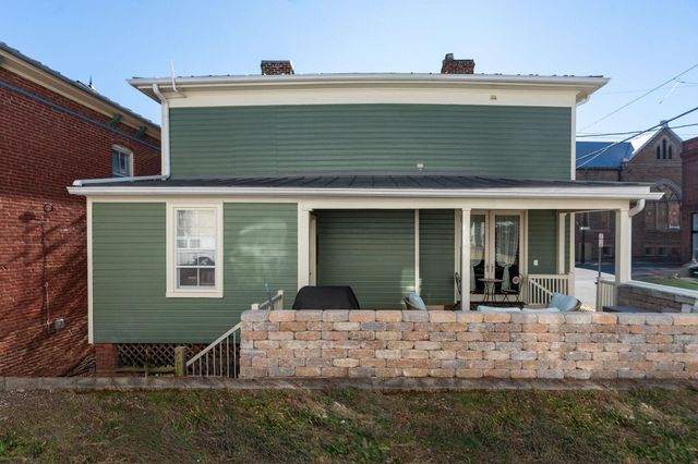 309 W BEVERLEY ST, Staunton, VA 24401