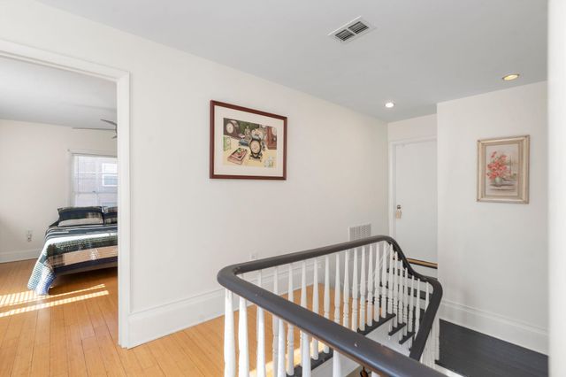 309 W BEVERLEY ST, Staunton, VA 24401