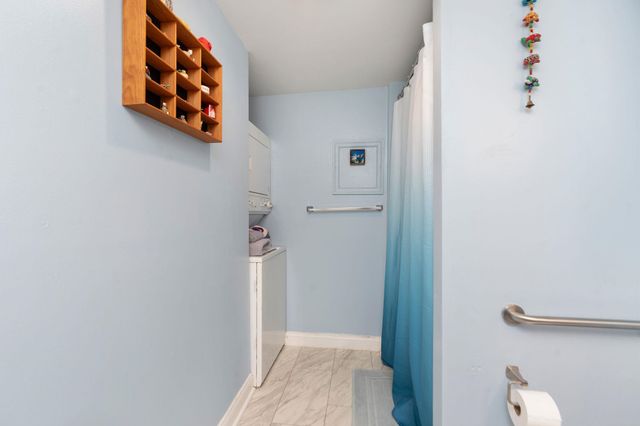 309 W BEVERLEY ST, Staunton, VA 24401