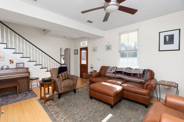 309 W BEVERLEY ST, Staunton, VA 24401