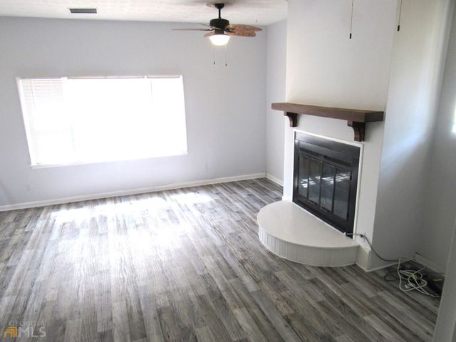 8337 Holly Drive, Jonesboro, GA 30238