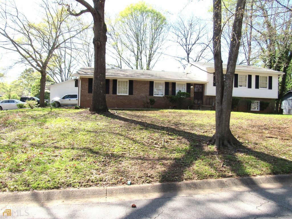 8337 Holly Drive, Jonesboro, GA 30238