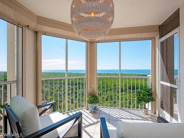6585 Nicholas BLVD 1102, Naples, FL 34108