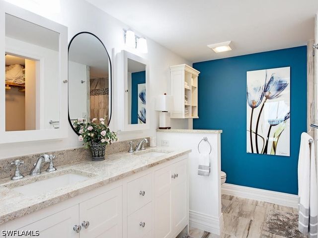 6585 Nicholas BLVD 1102, Naples, FL 34108