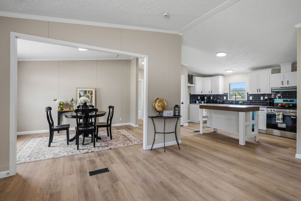406 Hilltop Meadows Court, Springtown, TX 76082 — photo 4