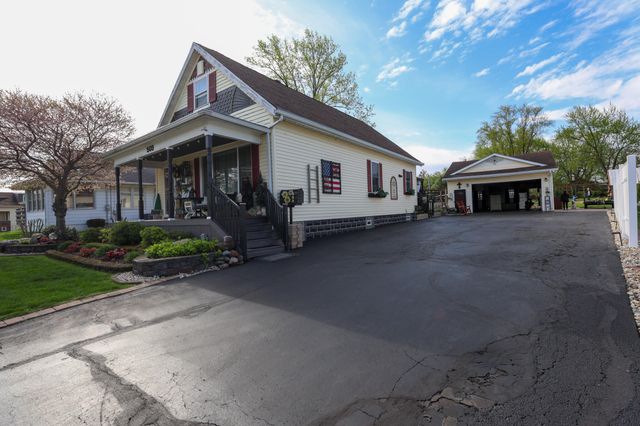 509 W North Street, Crown Point, IN 46307