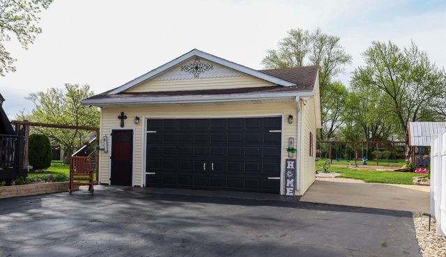 509 W North Street, Crown Point, IN 46307