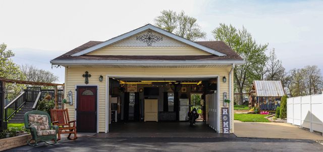 509 W North Street, Crown Point, IN 46307