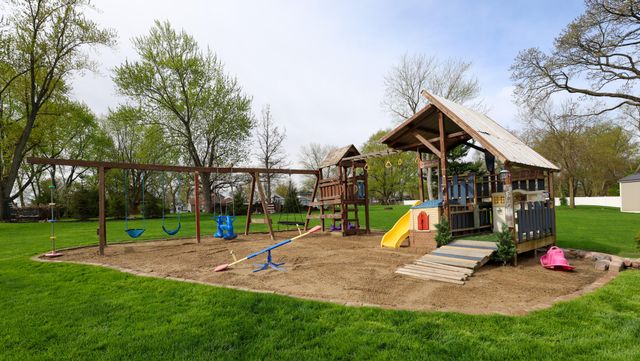 509 W North Street, Crown Point, IN 46307