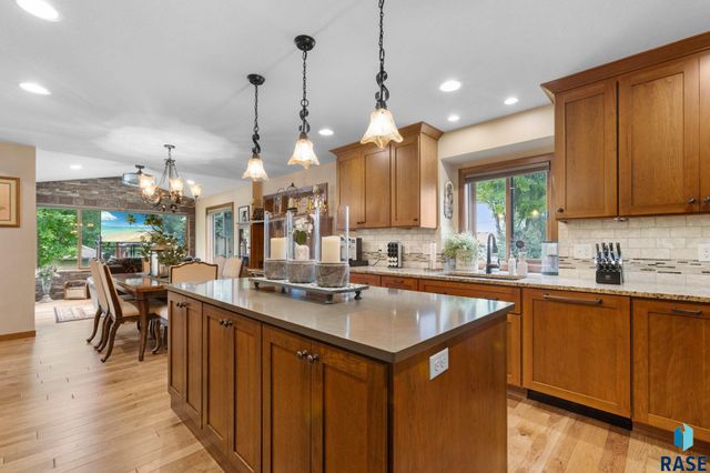 3738 E Fox Run Pl Place, Sioux Falls, SD 57103